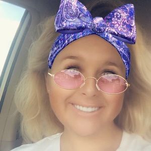 Meet your Posher, Elizabeth